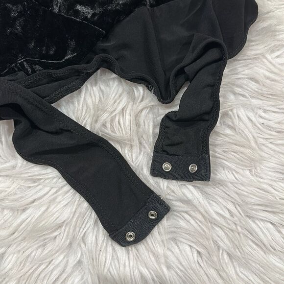 The Impeccable Pig Black Velour Keyhole Cut Out Self Tie Front Bodysuit Sz M - Picture 10 of 12